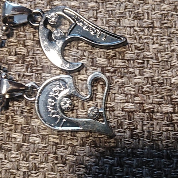 broken heart couple necklace - Picture 3 of 6